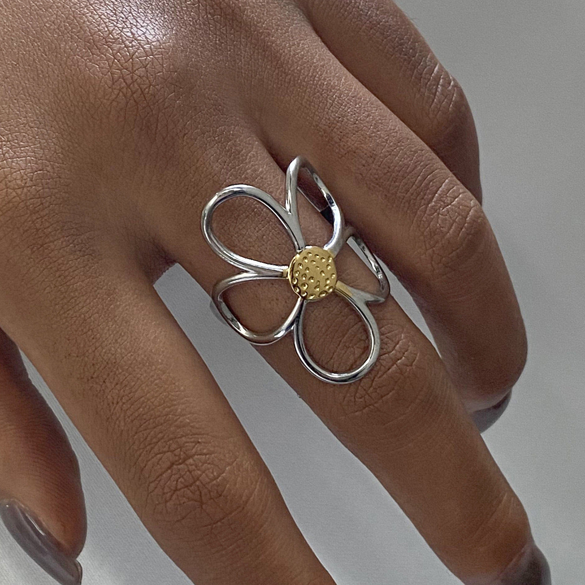 18K Gold Two Tone Daisy Flower Silver Ring