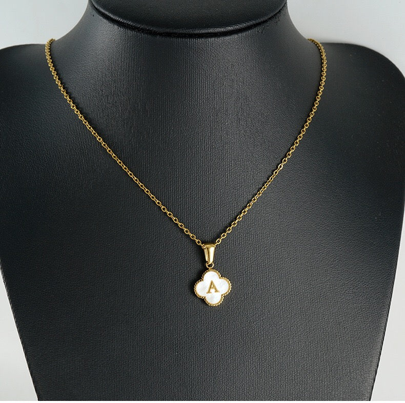 18K Gold Initial Letter Clover Pendant Necklace