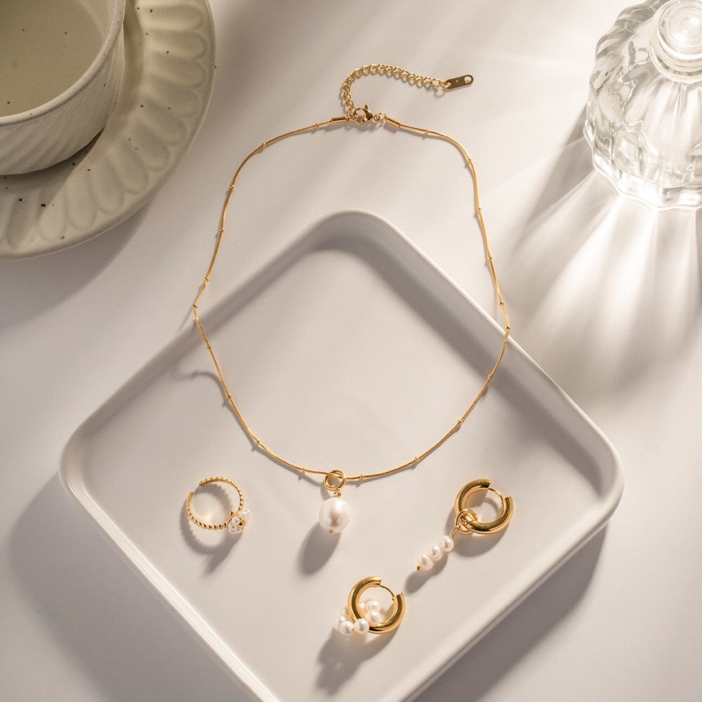 18K Gold Classic Dainty Pearl Pendant Necklace
