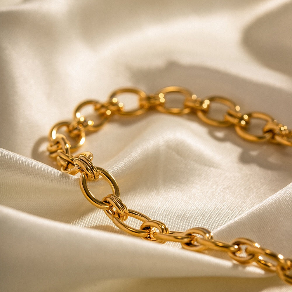 18K Gold Chunky Circle Chain Bracelet