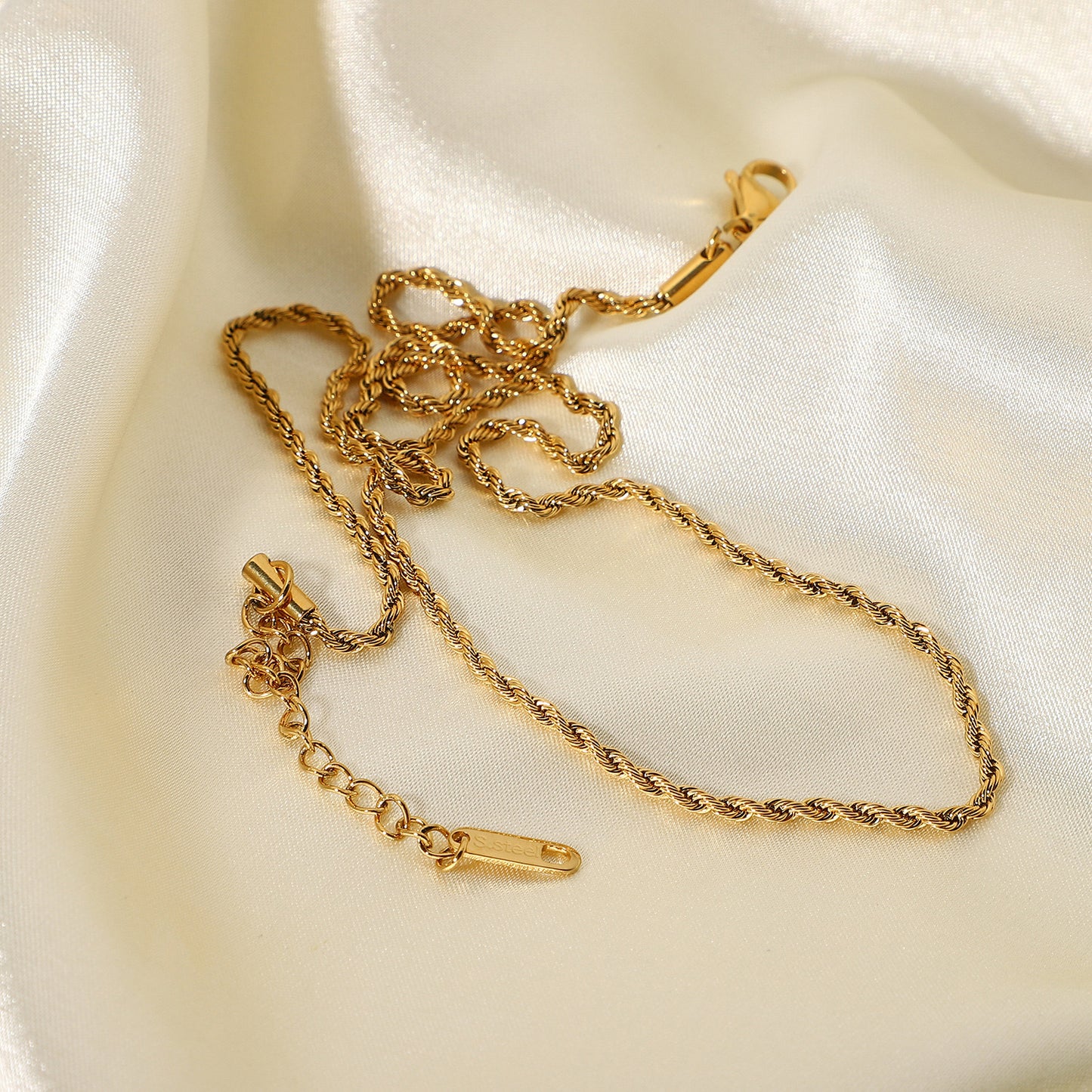 18K Gold Rope Chain Necklace