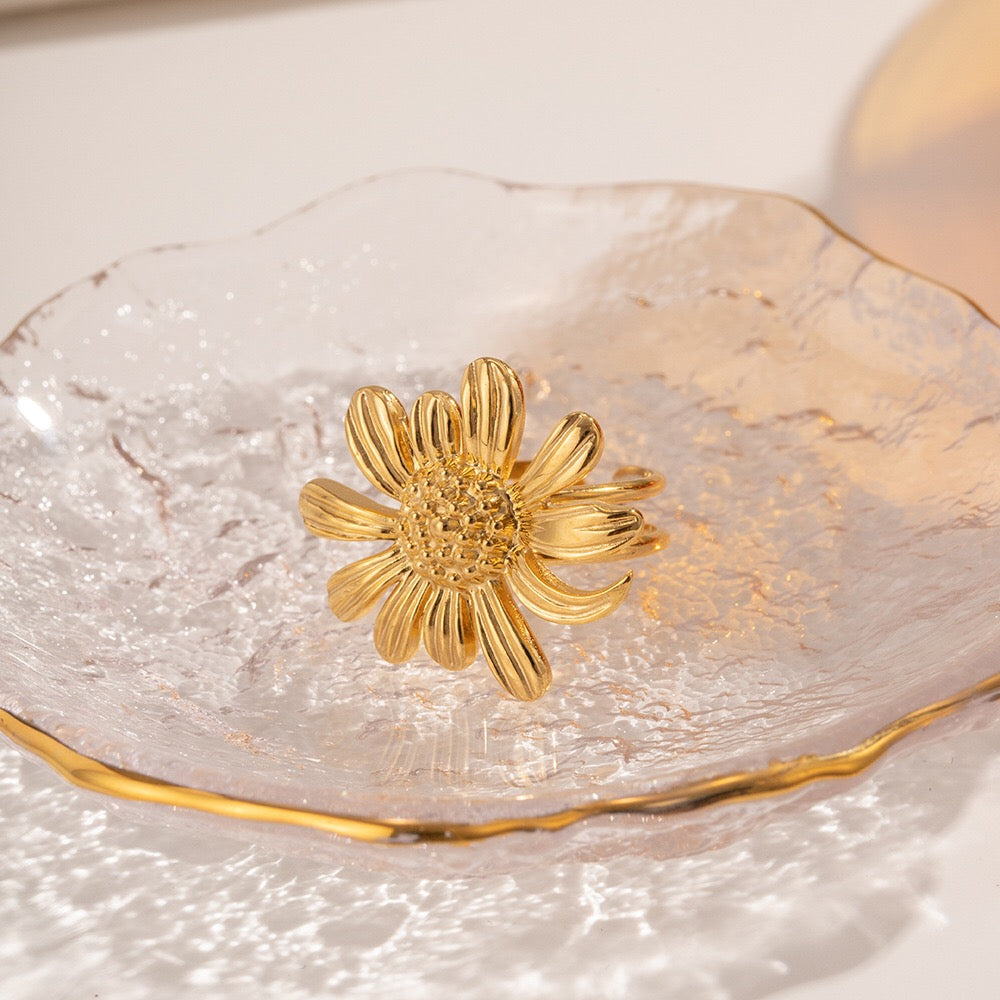 18K Gold Summer Flower Statement Ring
