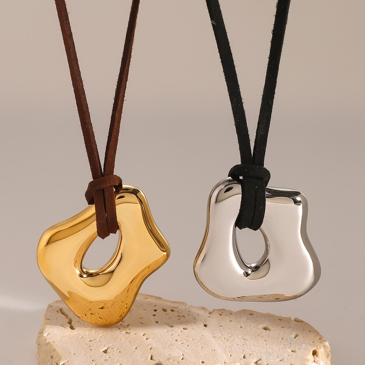 18K Gold Free Flow Geometric Statement Pendant Necklace