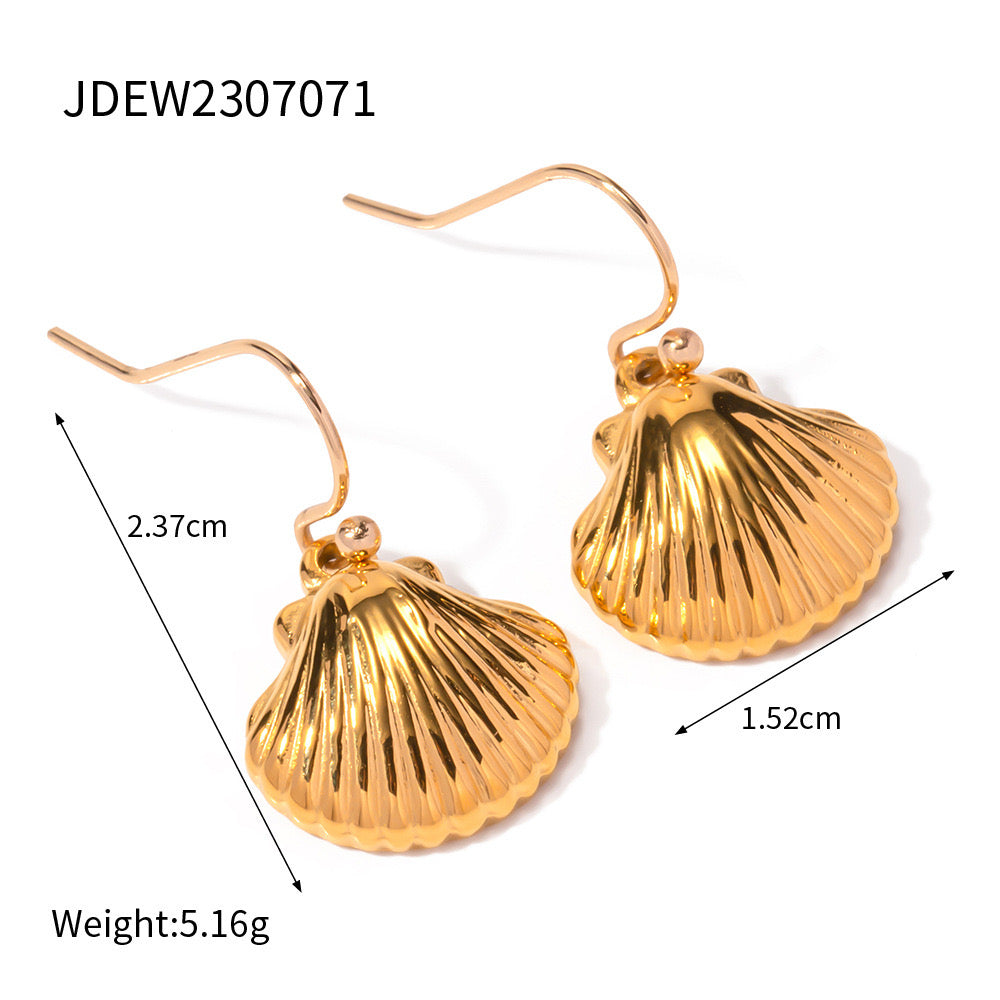18K Gold Seashell Dangle Earrings