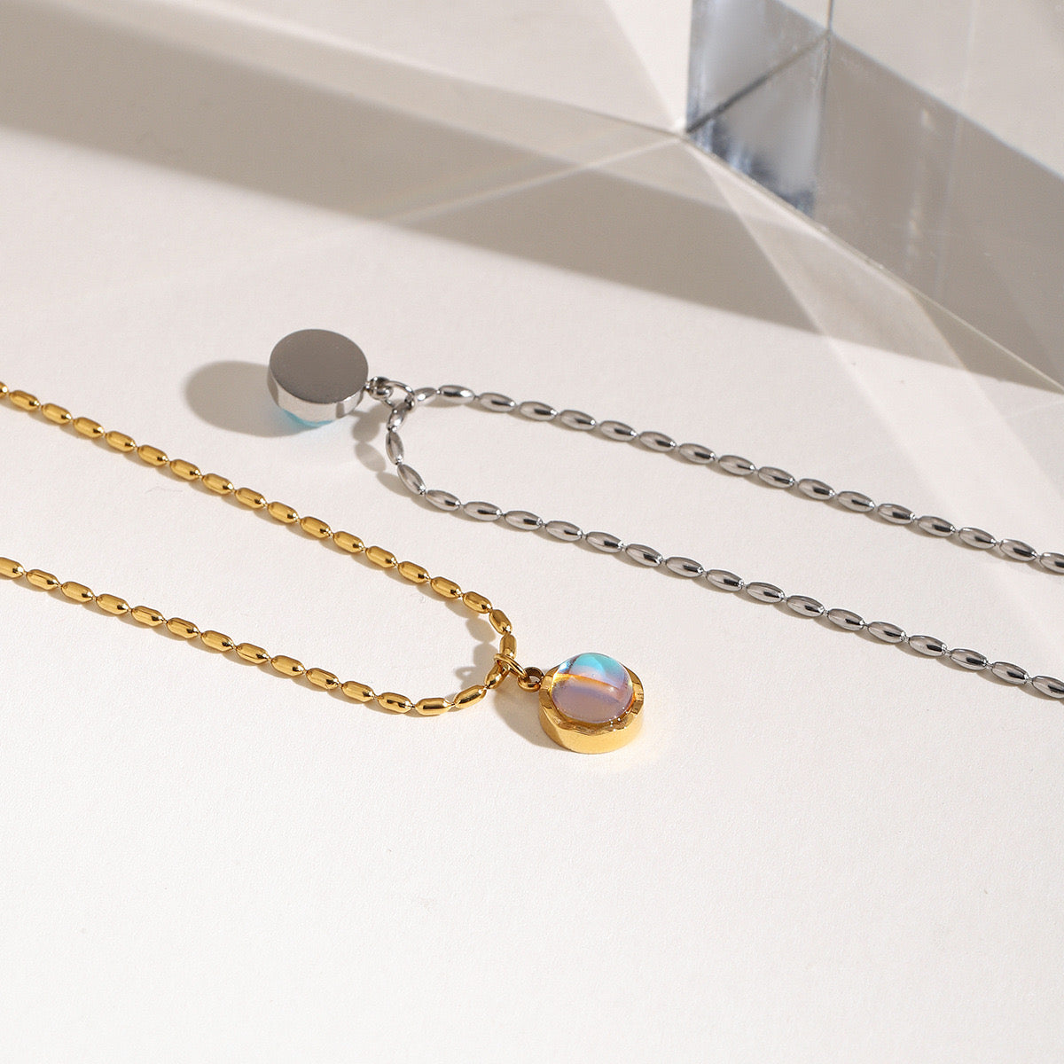 18K Gold Moonstone Pendant Necklace