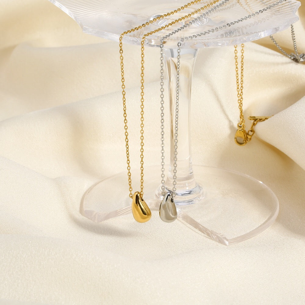 18K Gold Minimalist Teardrop Pendant Dainty Necklace