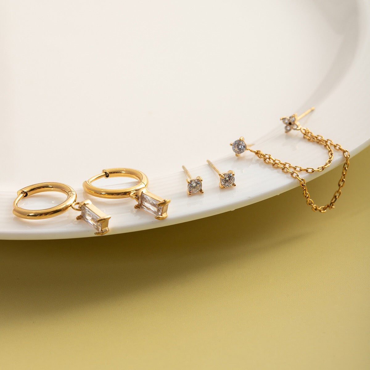 18K Gold Soft Kiss Dainty Huggie Cartilage Earrings Set