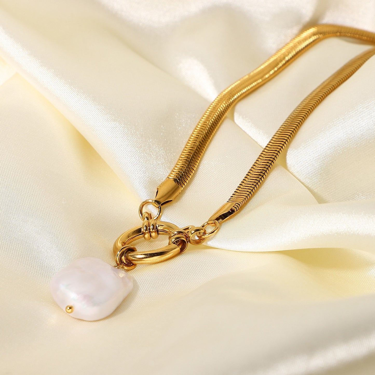 18K Gold Herringbone Snake Chain Pearl Pendant Charm Necklace
