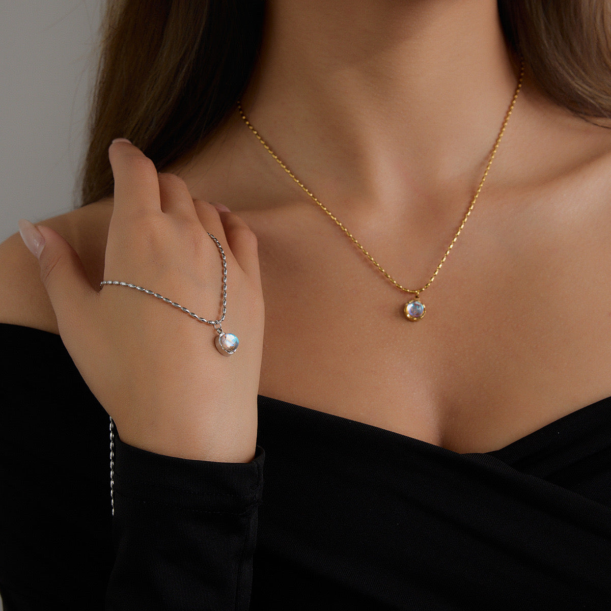 18K Gold Moonstone Pendant Necklace