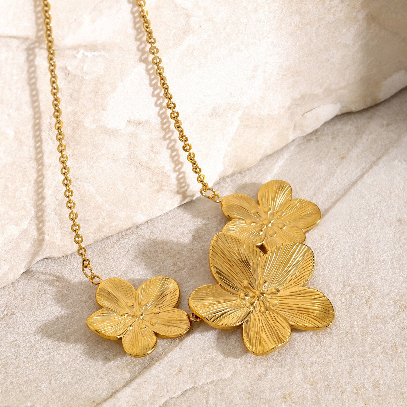 18K Gold Summer Flower Pendant Statement Necklace