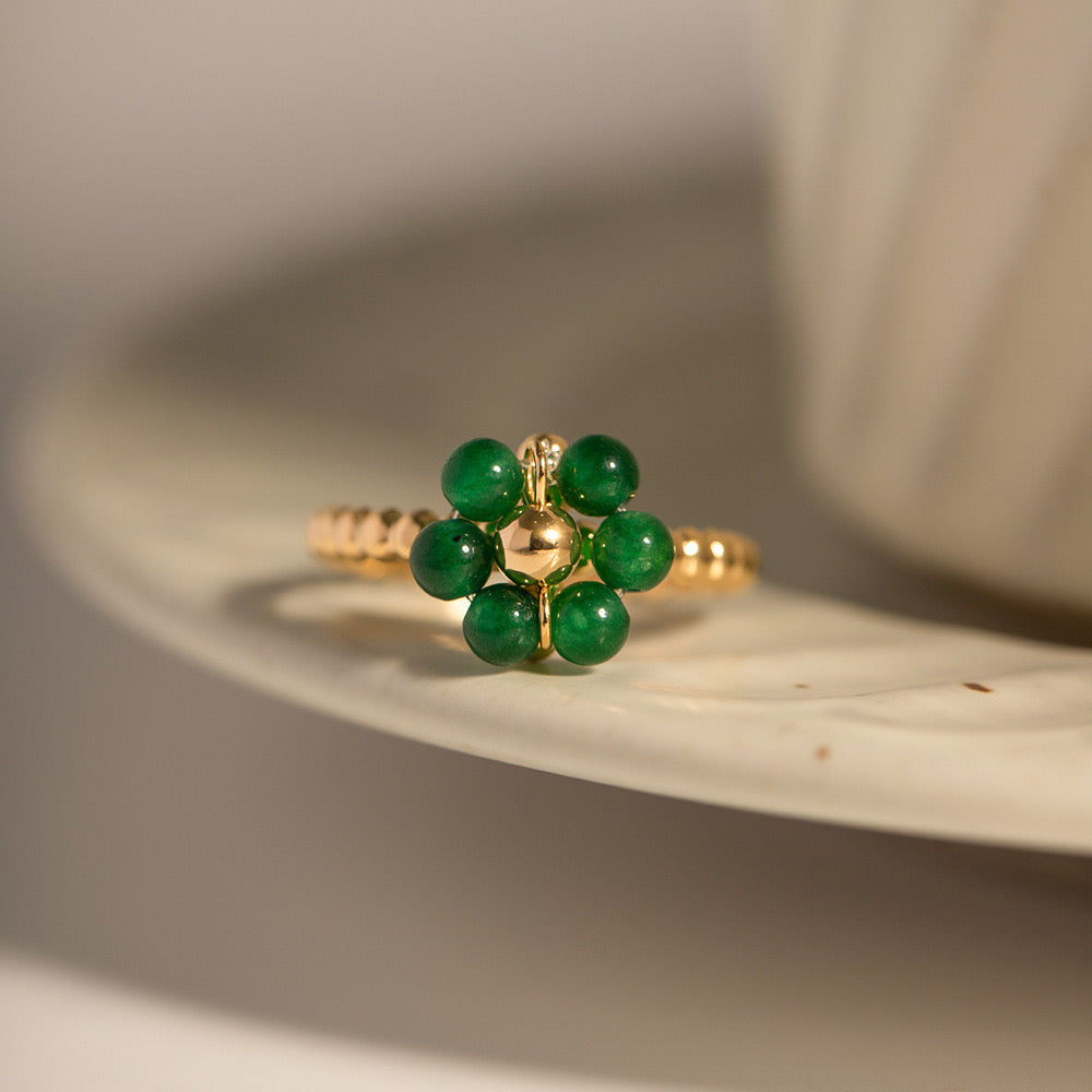18K Gold Emerald Beaded Lucky Flower Ring