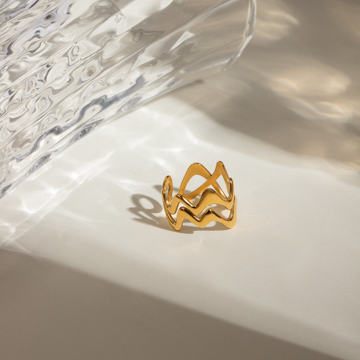 18K Gold Unique Wave Band Ring