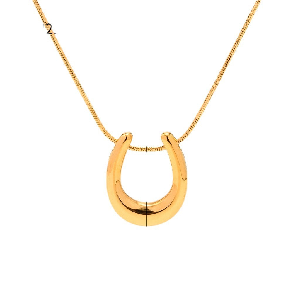 18K Gold Horseshoe Statement Pendant Necklace