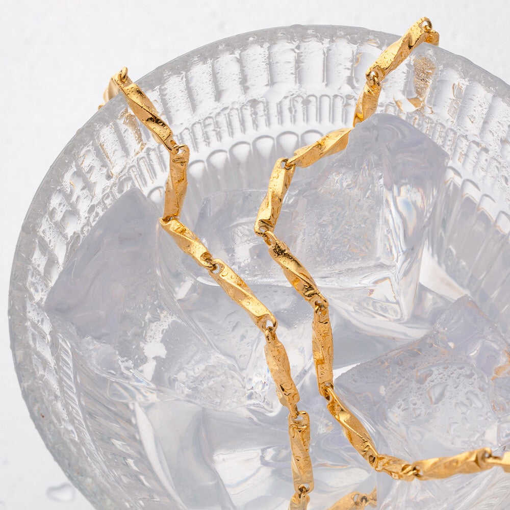 18K Gold Twisted Bar Chain Necklace
