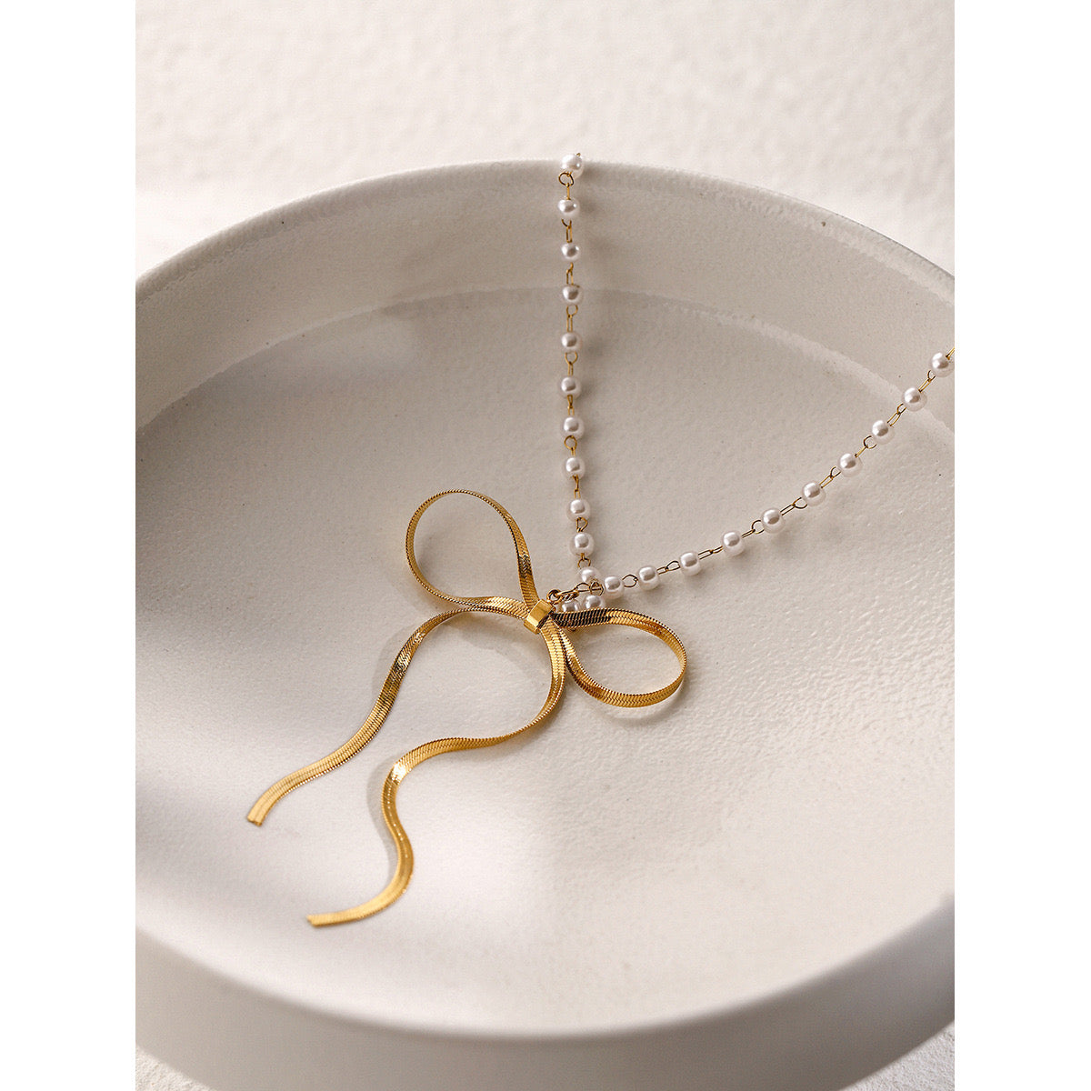 18K Gold Ribbon Bow Pearl Chain Pendant Necklace