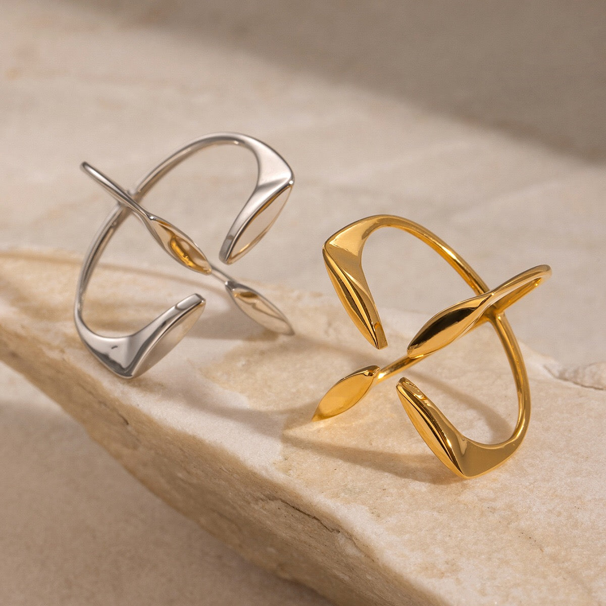 18K Gold Focus Statement Ring