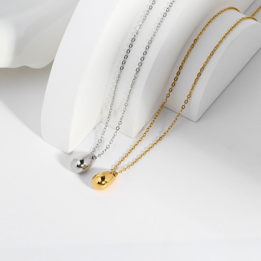 18K Gold Minimalist Teardrop Pendant Dainty Necklace