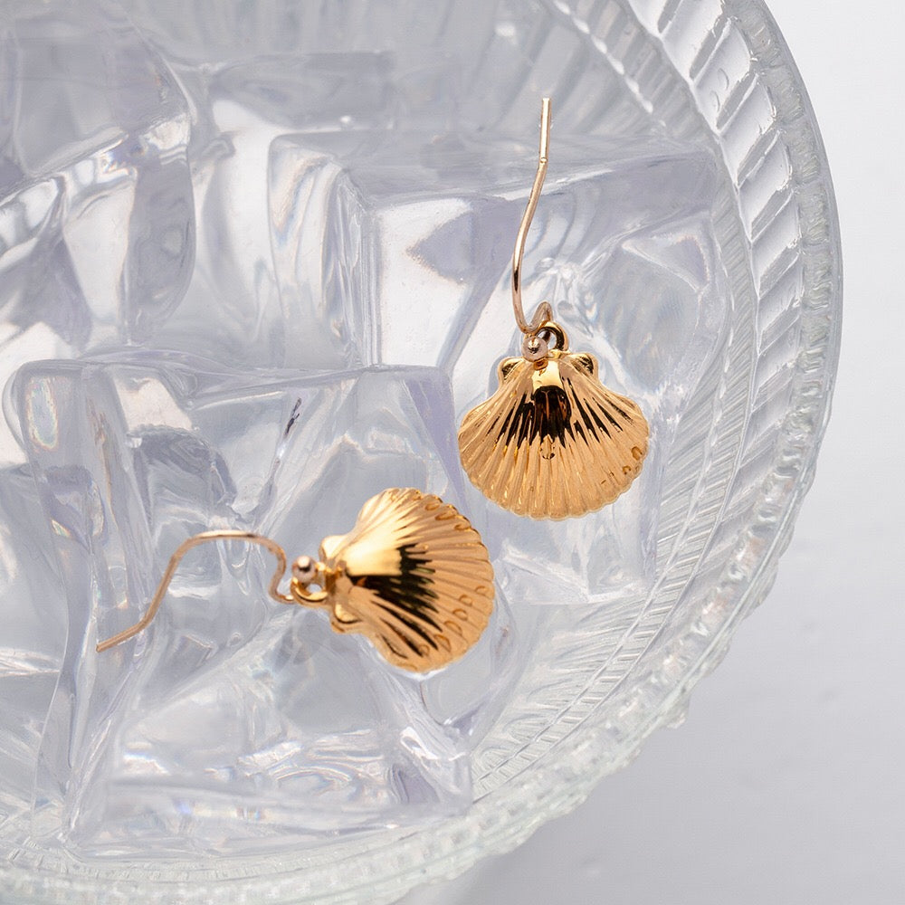 18K Gold Seashell Dangle Earrings