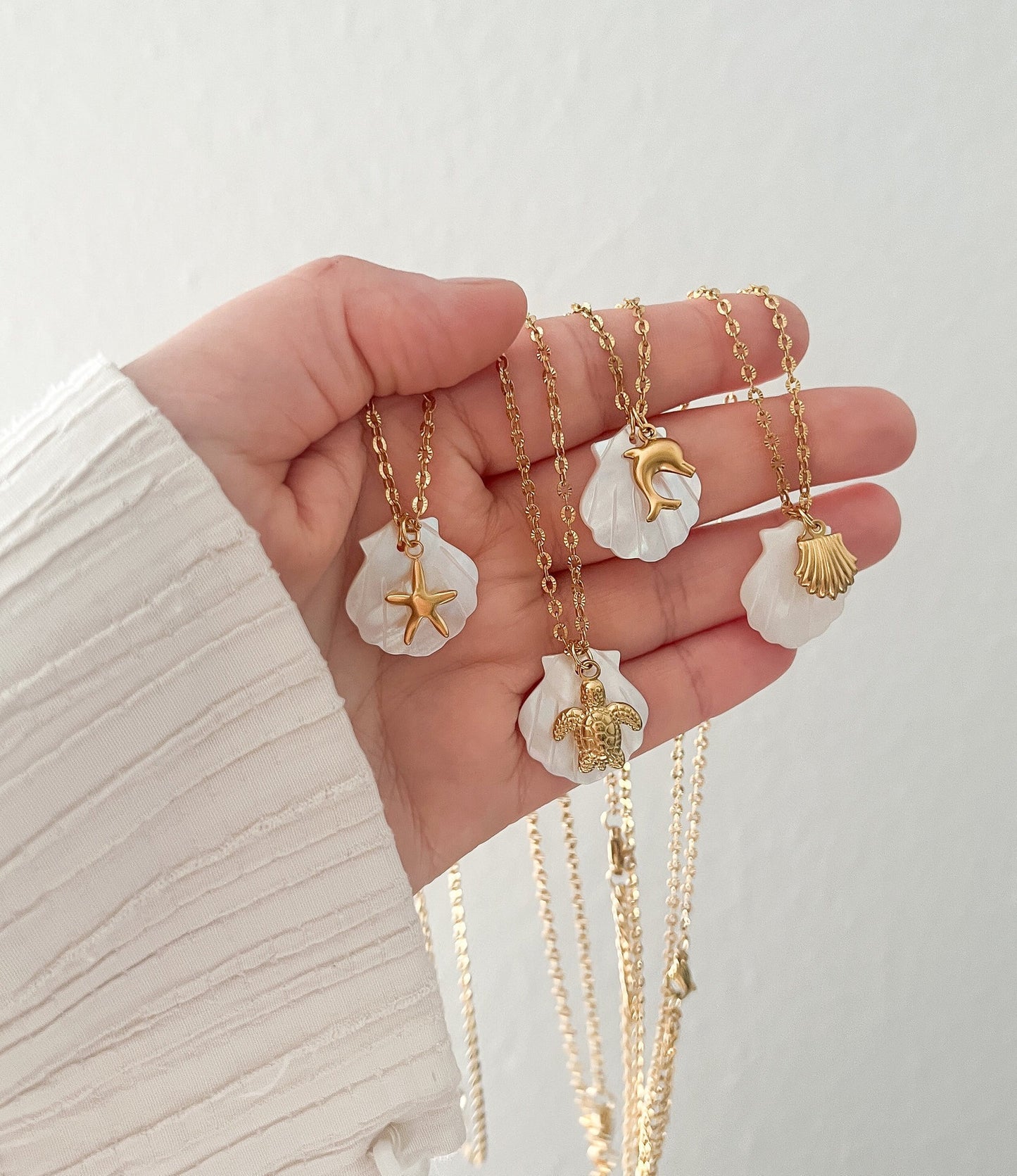 18K Gold Mother of Pearl Seashell Ocean Charm Pendant Necklace