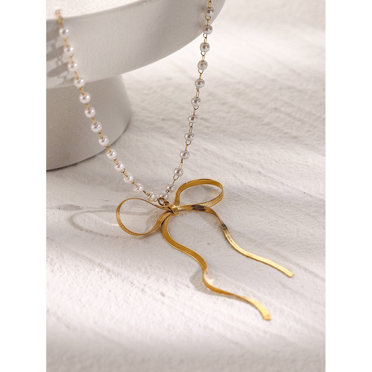 18K Gold Ribbon Bow Pearl Chain Pendant Necklace