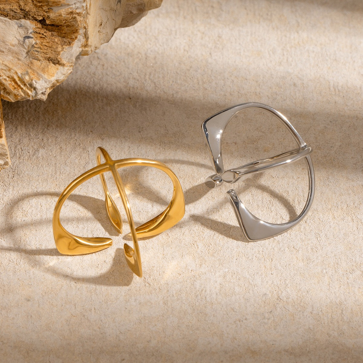 18K Gold Focus Statement Ring