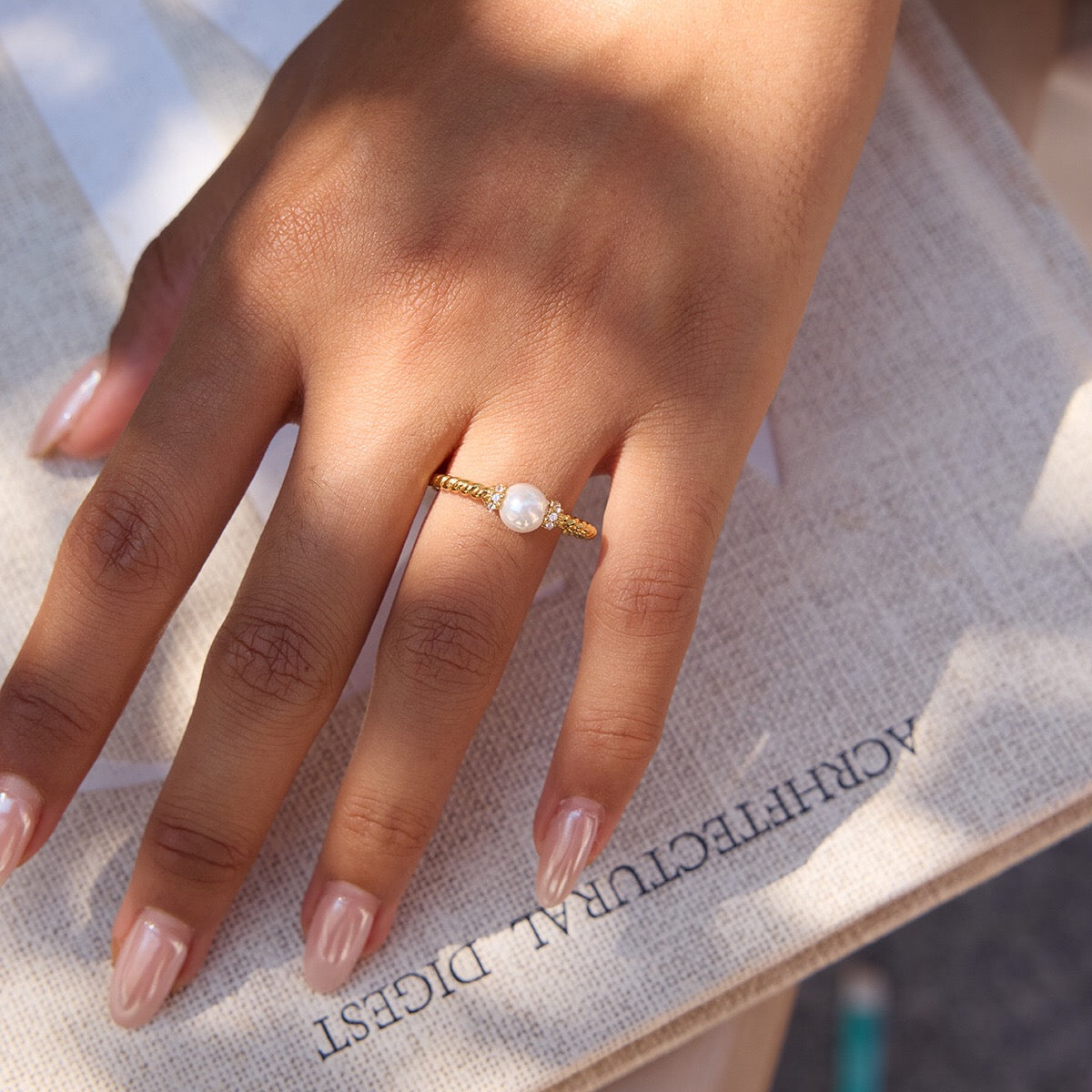 18K Gold Soft Temptation Simple Pearl Stacking Ring