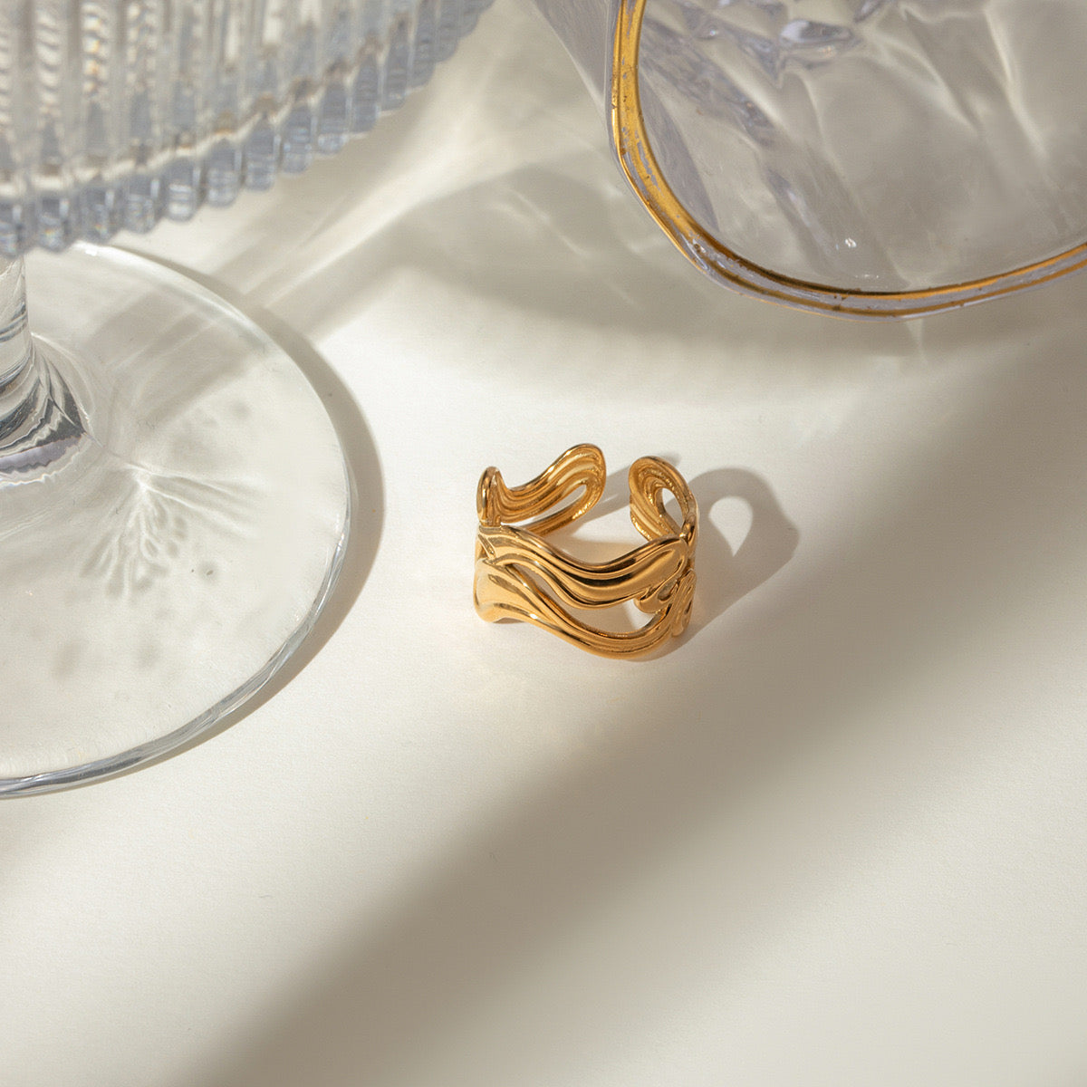 18K Gold Unique Wave Band Ring