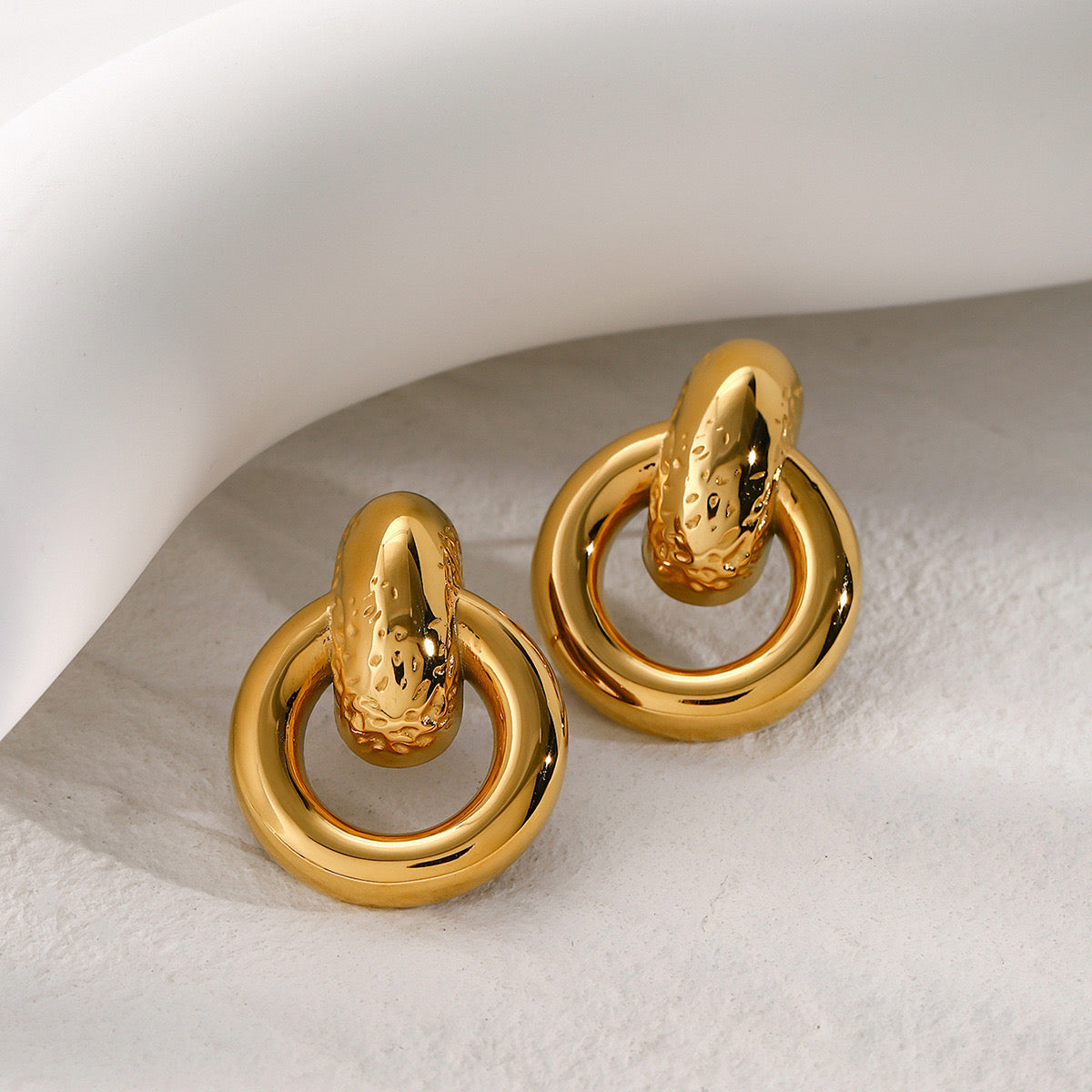 18K Gold Unique Circle Statement Stud Earrings
