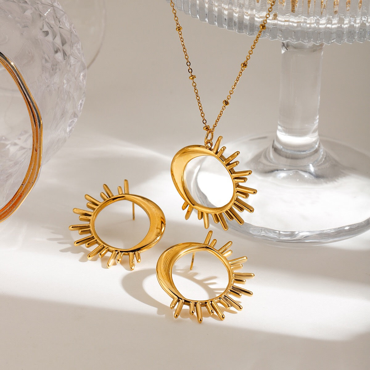 18K Gold Glowing Sun Statement Stud Earrings