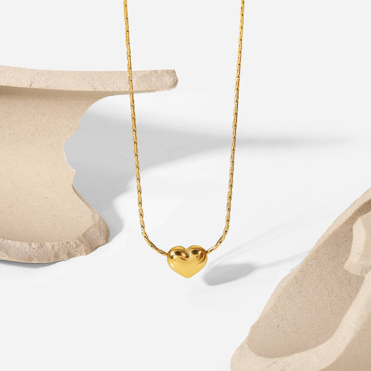 18K Gold Dainty Heart Pendant Necklace
