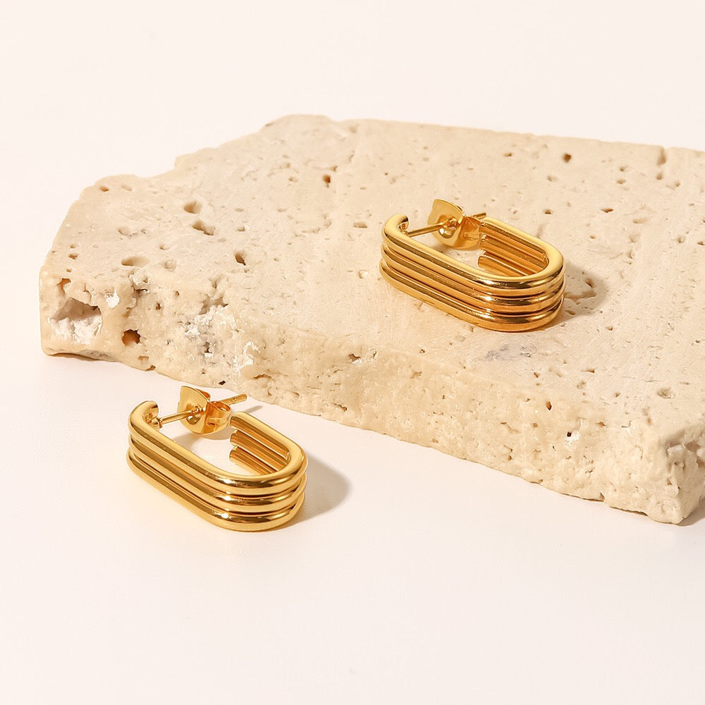 18K Gold Ribbed U Shape Hoop Huggie Earrings