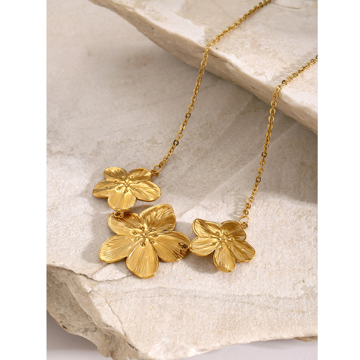 18K Gold Summer Flower Pendant Statement Necklace