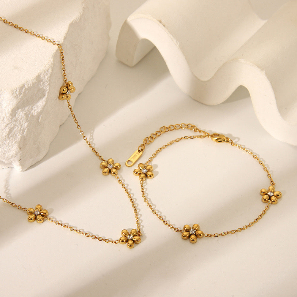 18K Gold Beaded Flower Chain Collar Necklace