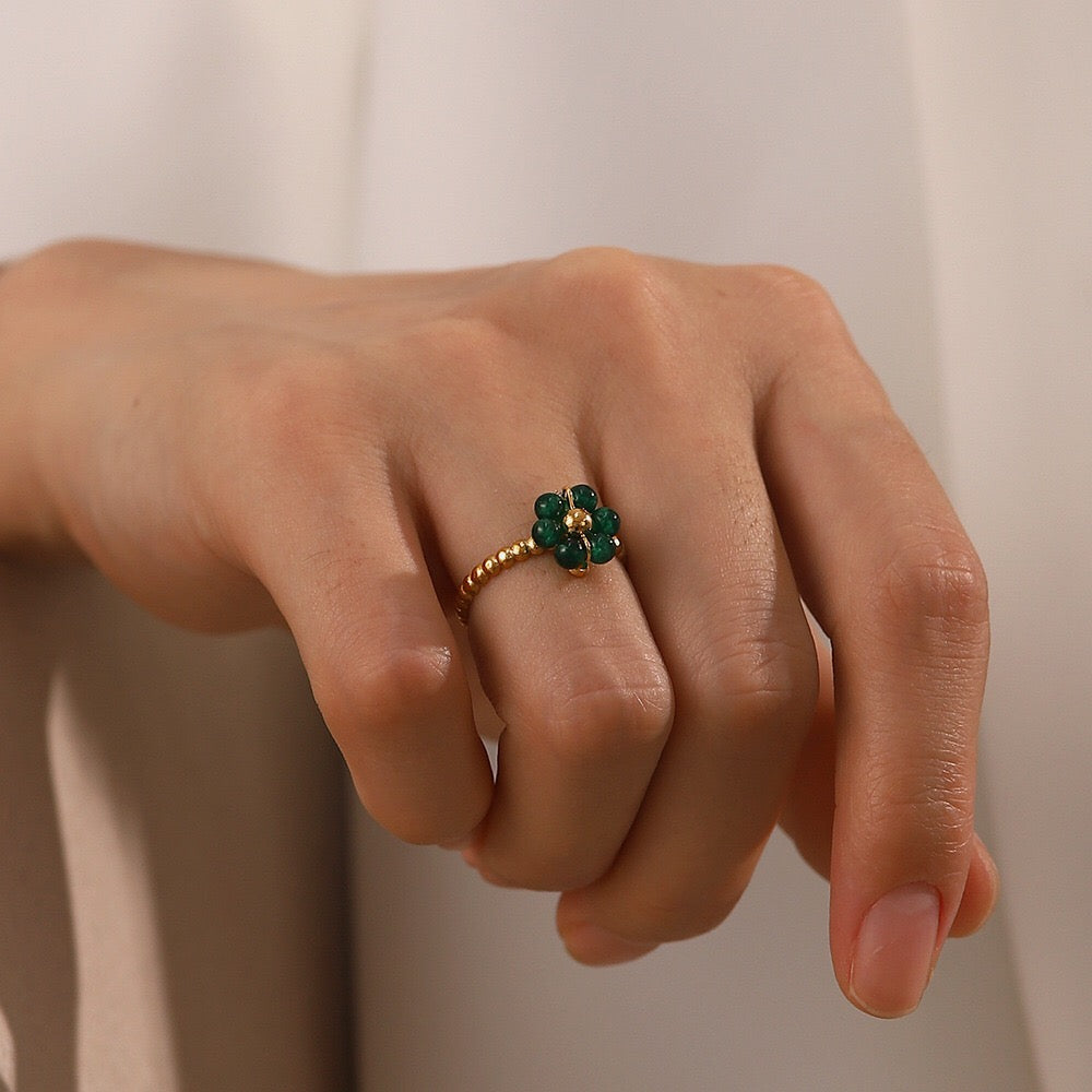 18K Gold Emerald Beaded Lucky Flower Ring