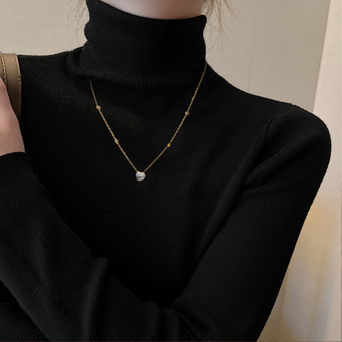 18K Gold Dainty Starry Heart CZ Pendant Necklace