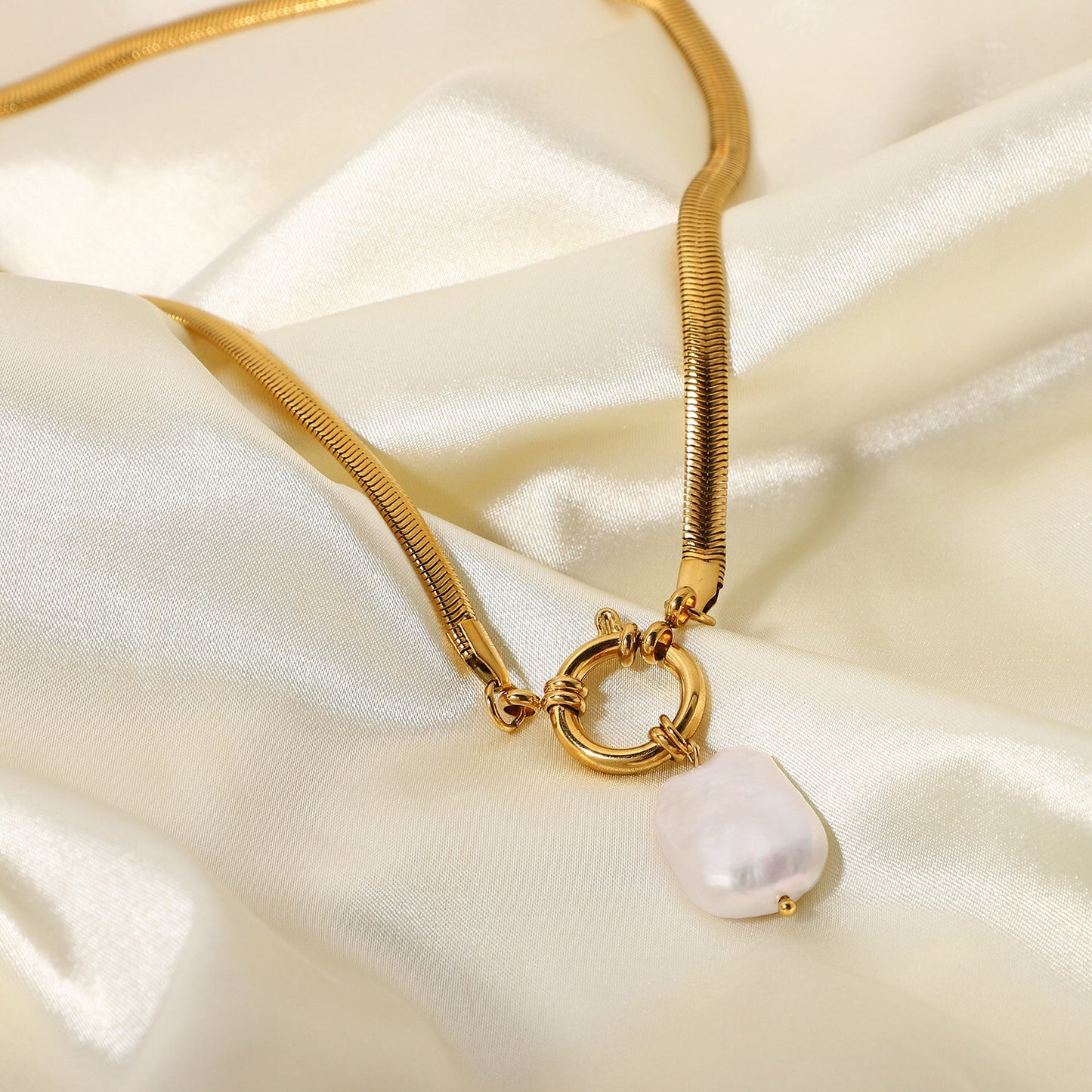 18K Gold Herringbone Snake Chain Pearl Pendant Charm Necklace