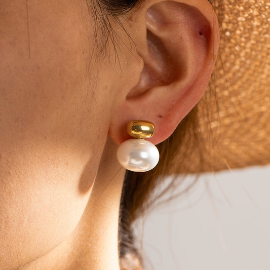 18K Gold Simple Luxury Pearl Stud Earrings
