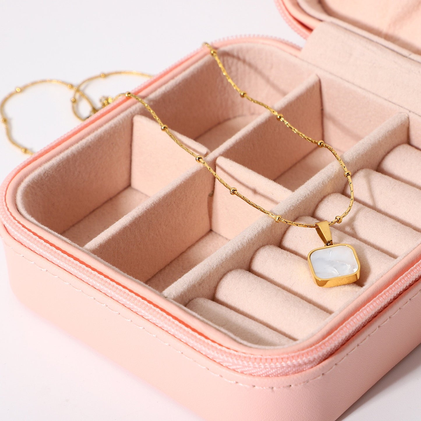 18K Gold Mother of Pearl Dainty Pendant Necklace