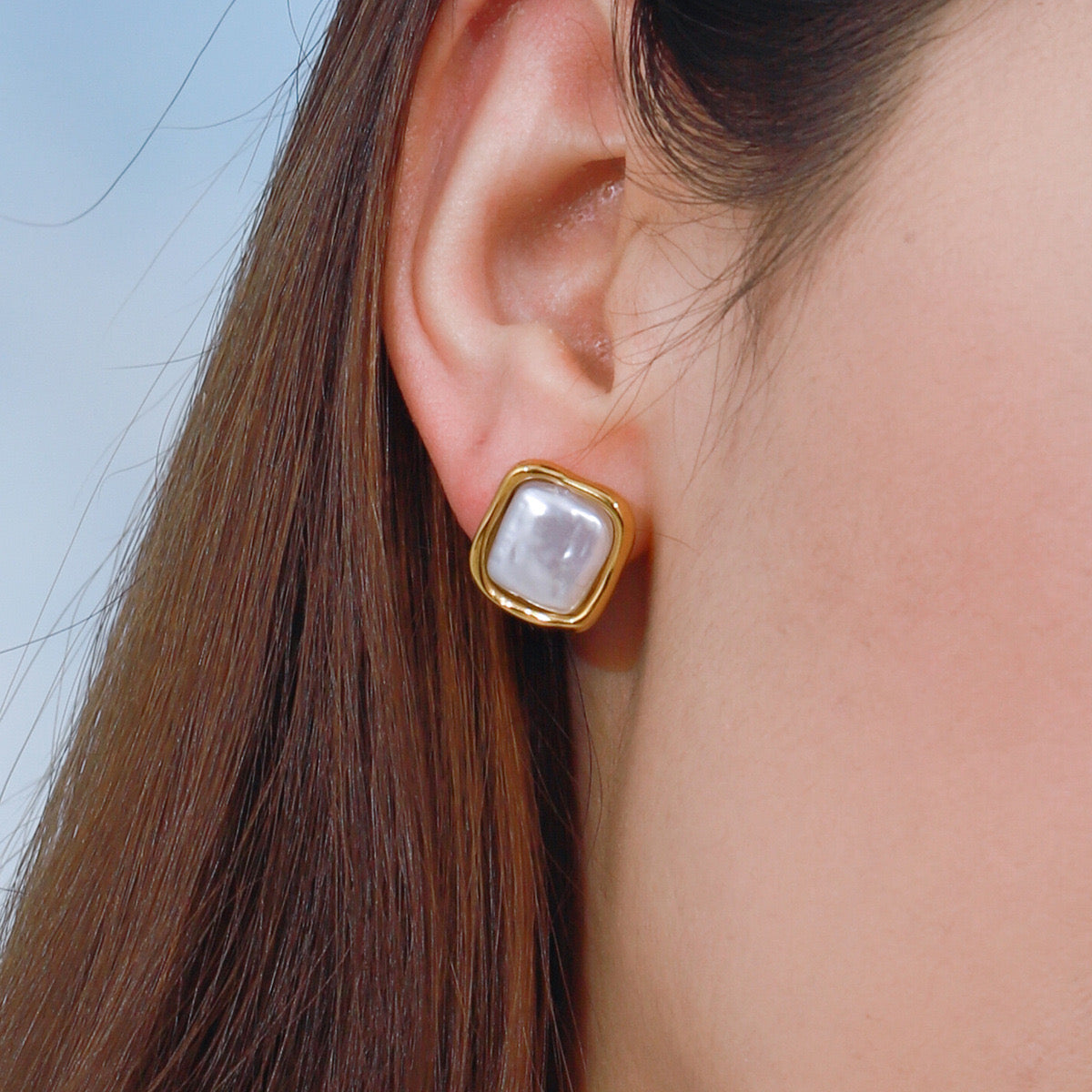 18K Gold Classy Pearl Square Stud Earrings