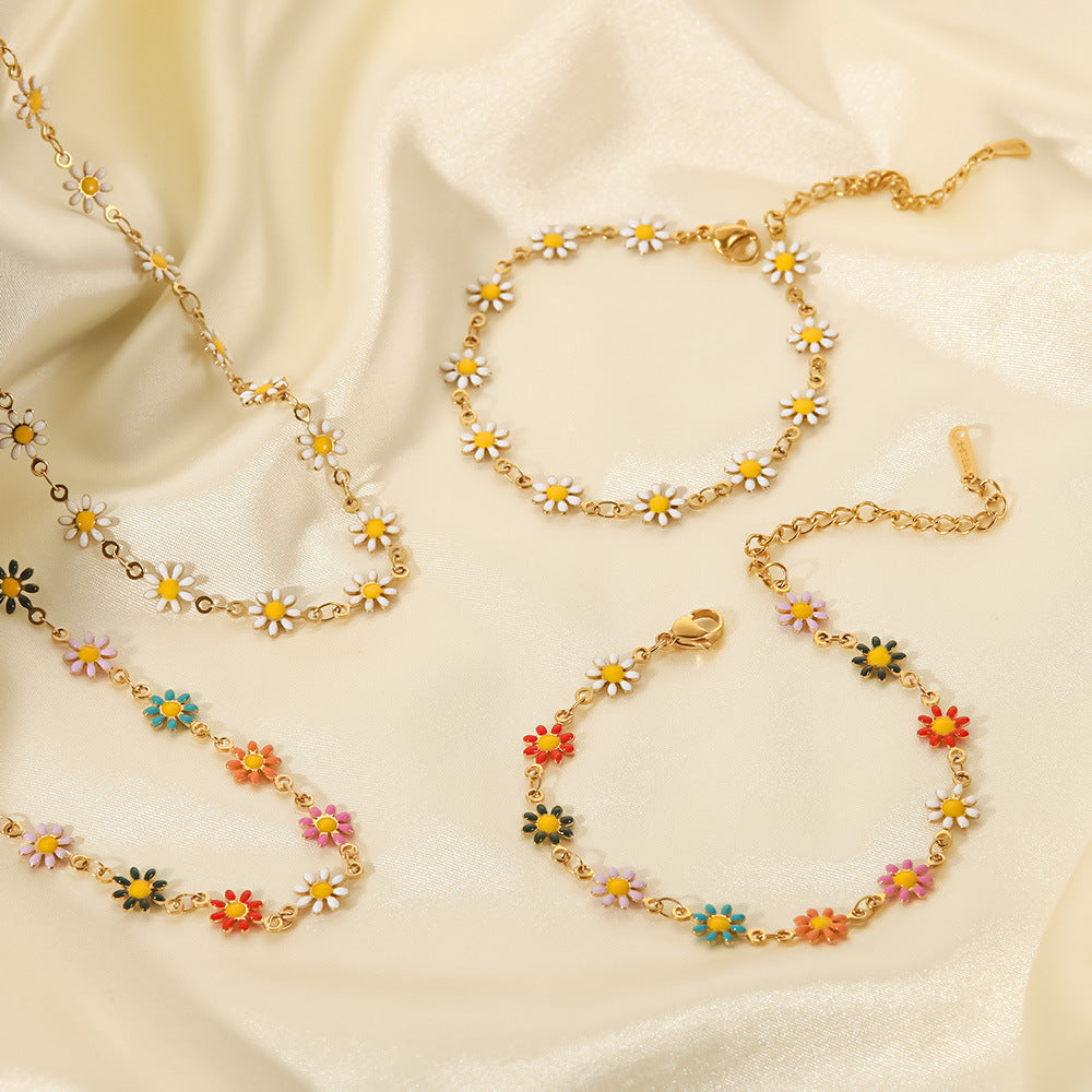 18K Gold Daisy Necklace Bracelet Set