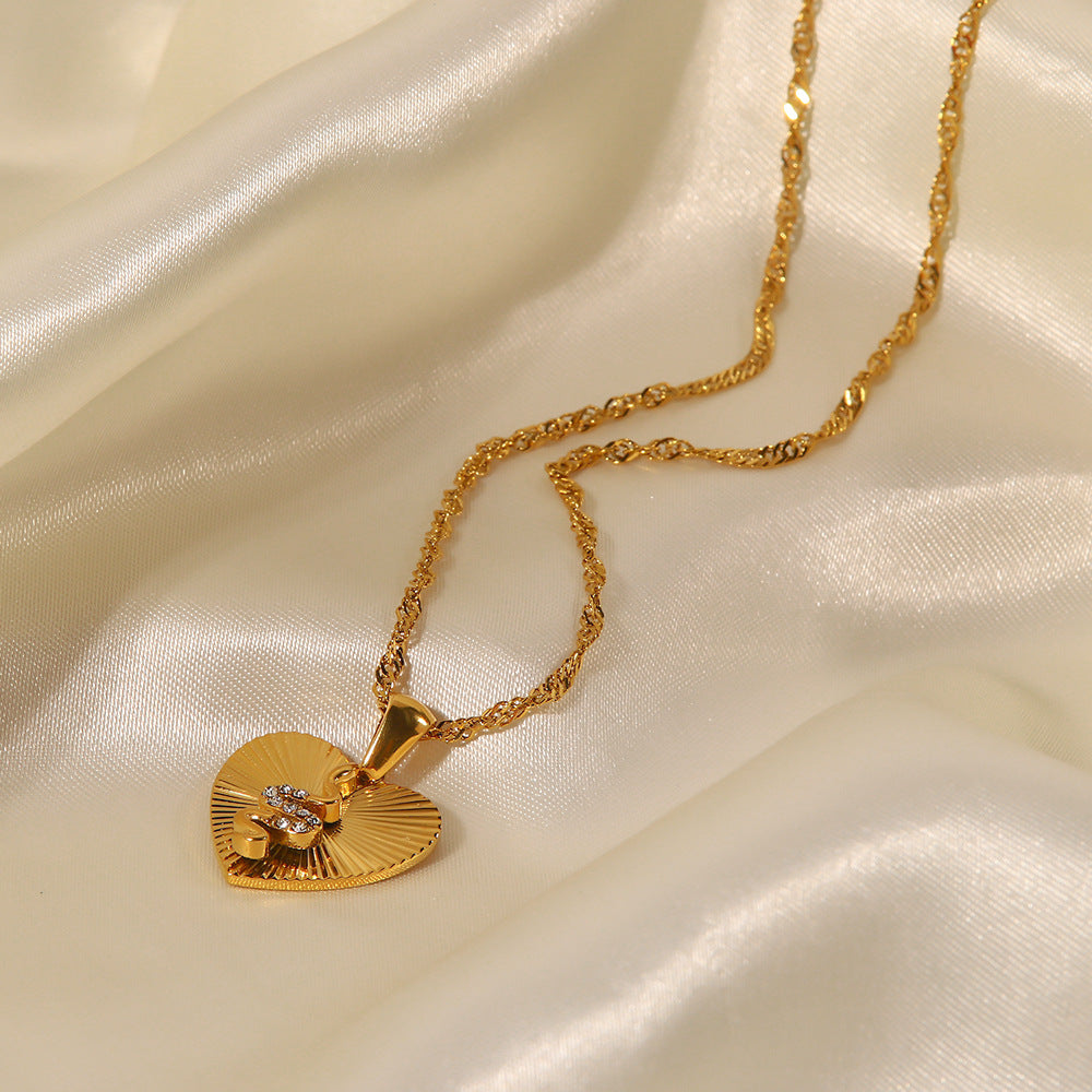 18K Gold Snake in Love Pendant Heart Necklace