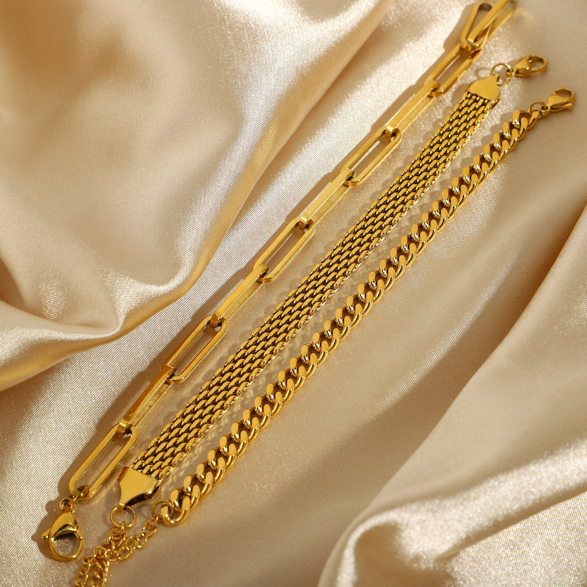 18K Gold Paperclip Bracelet