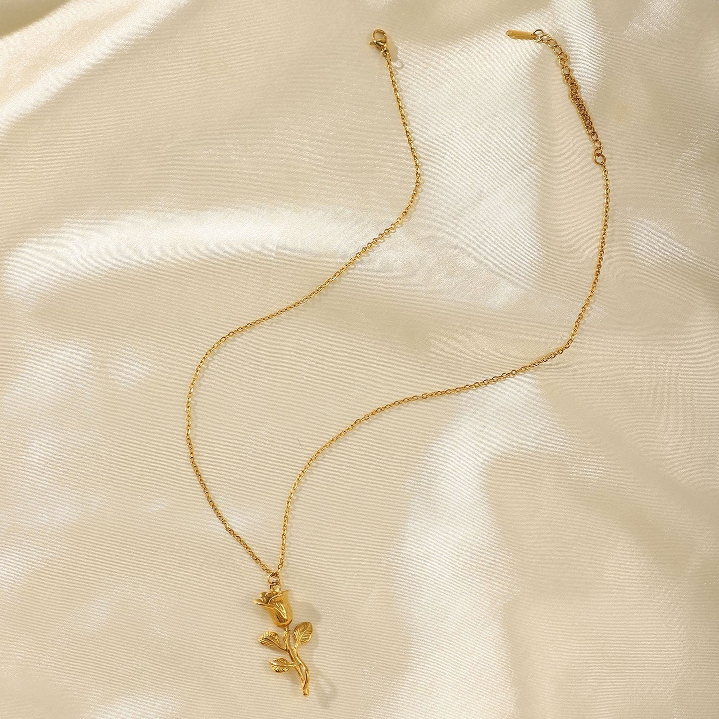 18K Gold Rose Pendant Necklace