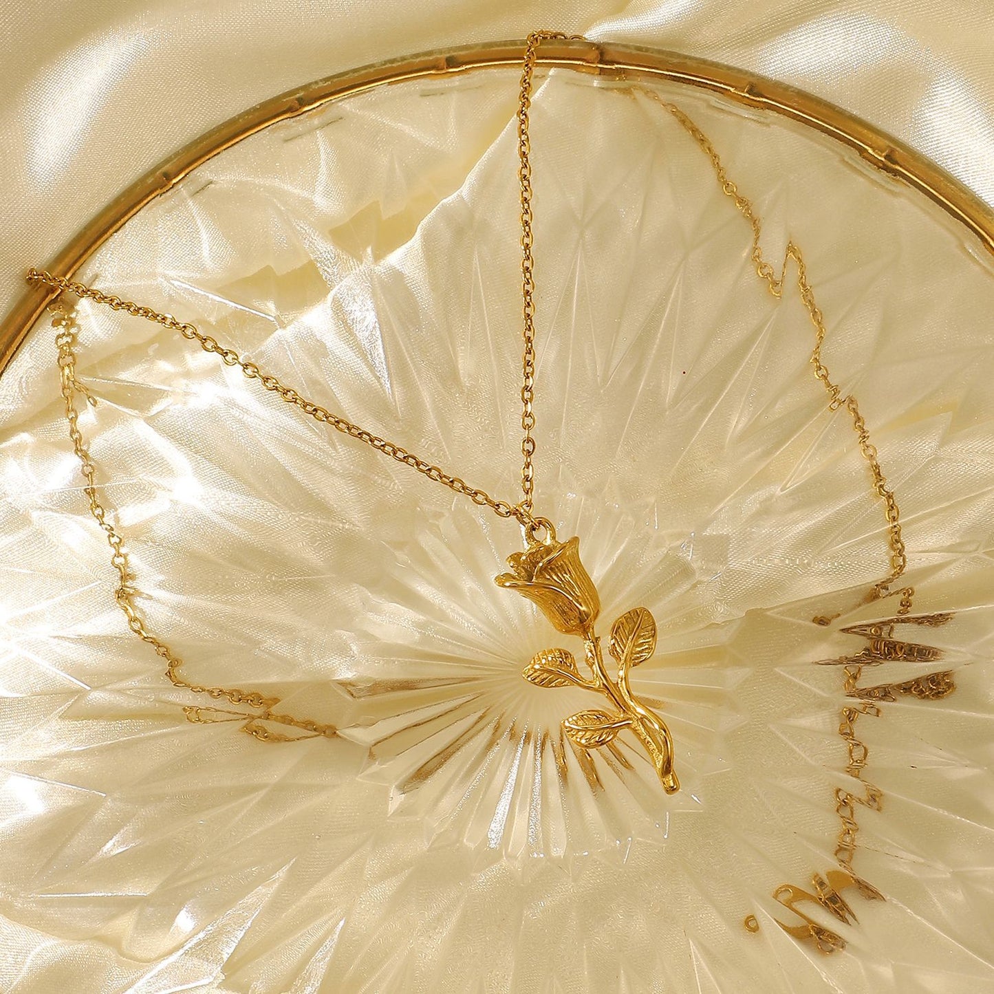 18K Gold Rose Pendant Necklace