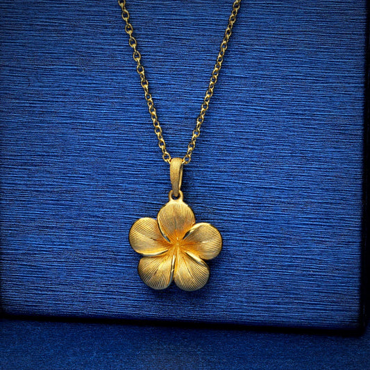 Gold Pendant: A Style Statement That Speaks Volumes