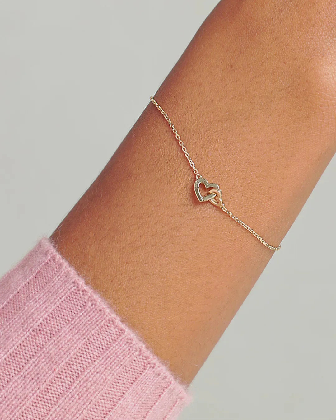Heart Bracelet: Sentimental Style for Daily Wear