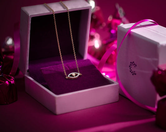 Gift for Girlfriend Guide: What She Actually Wants