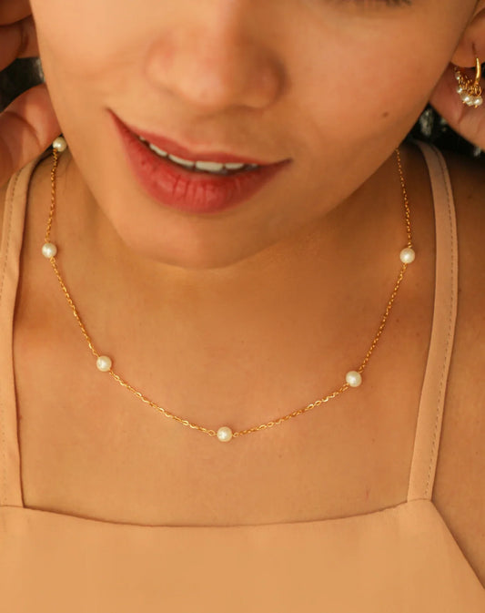 Pearl Chain Necklace: Linking Grace and Glam