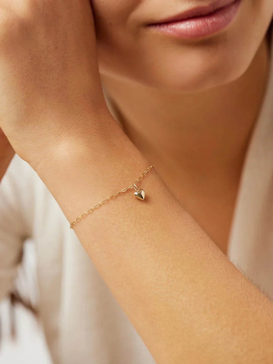 Bracelets Gold Bracelets: Timeless Shine