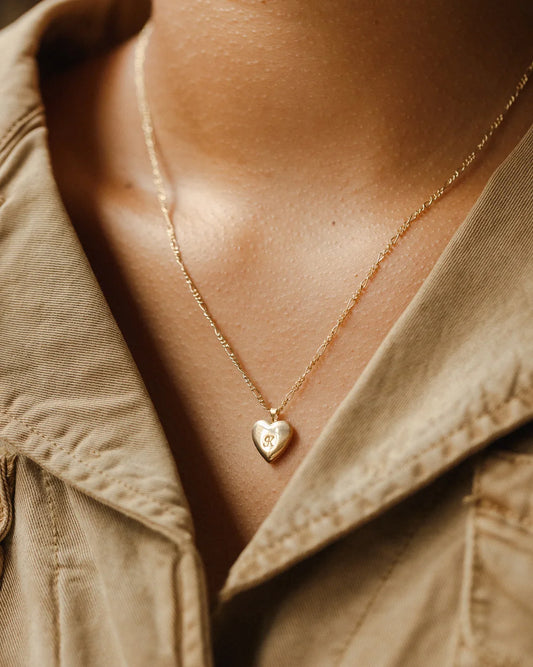 What Is the Best Gold Heart Locket?